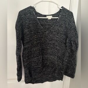 H&M Black and Gray V-Neck Sweater